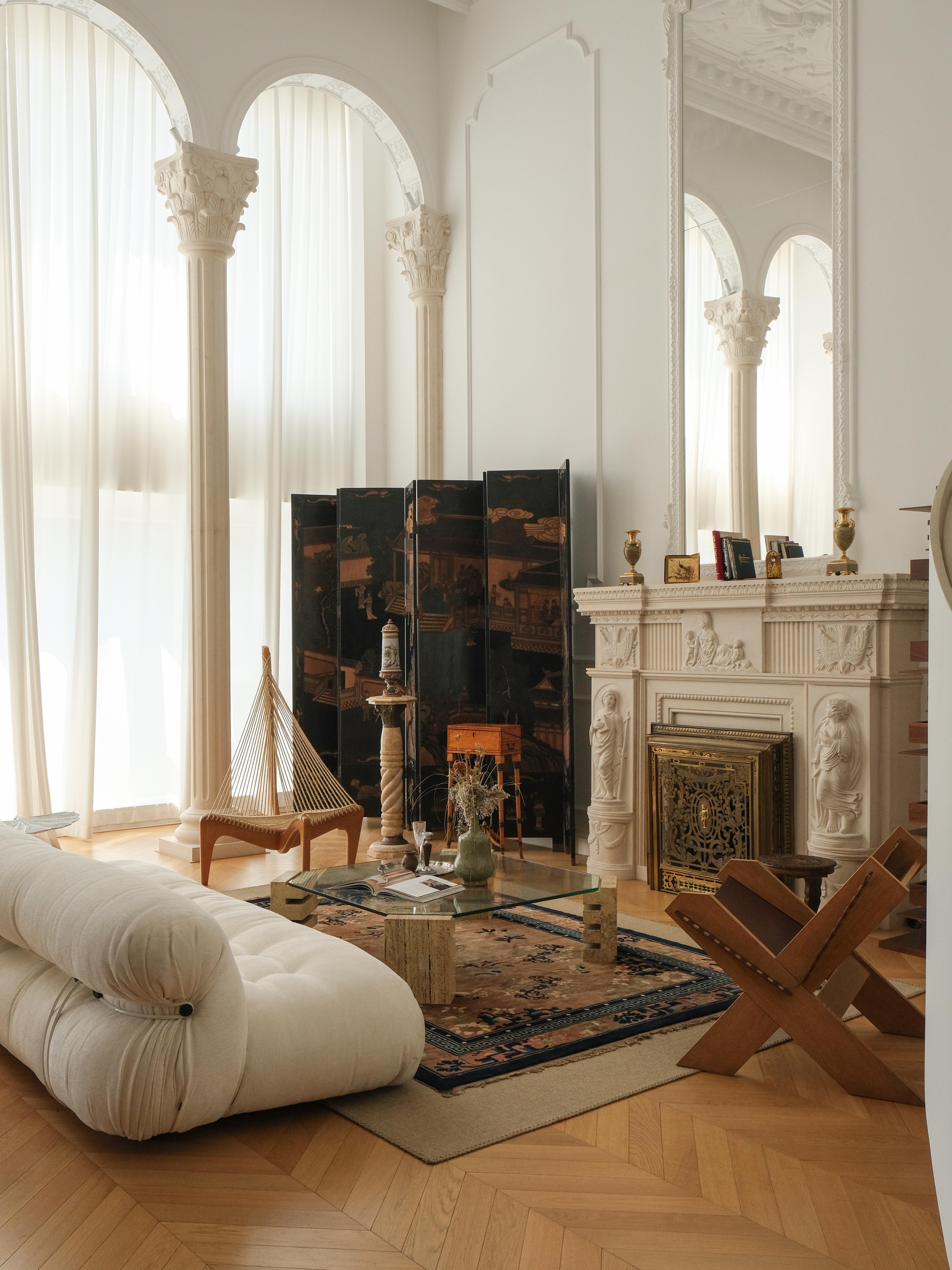 LIVING ROOM 1